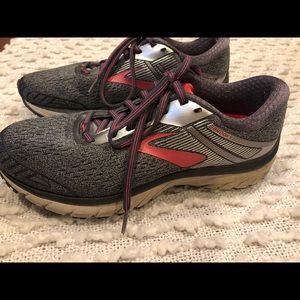 Brooks Adrenaline GTS 9.5